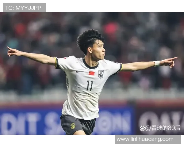 留胡须的足球明星们如何通过独特形象赢得球迷的喜爱与关注