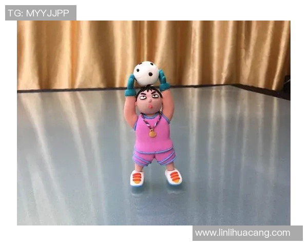 用黏土创作足球明星形象的趣味手工活动分享